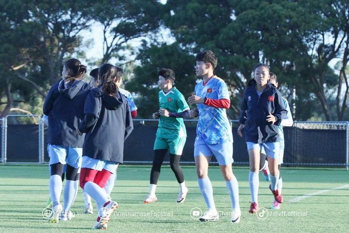 Thầy trò HLV Mai Đức Chung đạt trạng thái sẵn sàng cao về thể trạng và tinh thần trước trận ra quân (Ảnh: VFF)