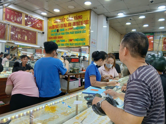 Giá vàng SJC chiều 3-3 xuống còn 188,2 triệu đồng/lượng