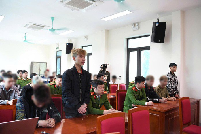 Cơ quan công an làm việc với các đối tượng liên quan. Ảnh: Công an cung cấp