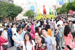 Du lịch ngắn ngày lên ngôi, dịch vụ limousine hưởng lợi