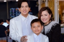 Ảnh sao 3/3: Đan Trường sang Mỹ mừng vợ cũ khai trương nhà hàng