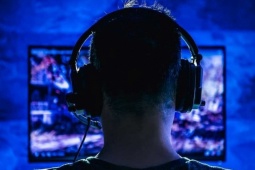 Nam sinh vỡ mạch máu não sau 4 ngày 'cày' game xuyên đêm