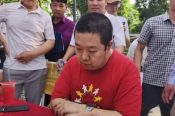 Cao thủ cờ tướng Trung Quốc sang Việt Nam đấu hội làng thua ngay vòng loại