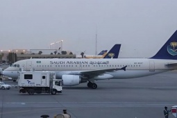 Giới siêu giàu chi bộn thuê chuyên cơ 'tháo chạy' khỏi Trung Đông