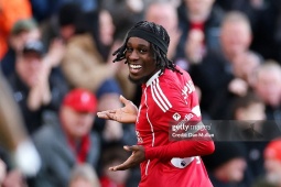 Liverpool đua vé Cúp C1, niềm hy vọng mới từ "cơn lốc đường biên" Frimpong