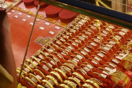 Giá vàng hôm nay, 3-3: Sụt giảm sâu