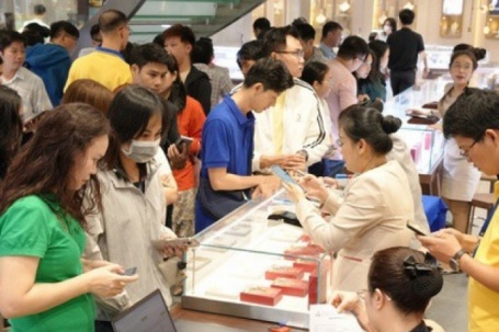 Chứng khoán, vàng, bạc biến động mạnh