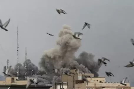 100 máy bay Israel thả 250 quả bom xuống khu phức hợp lãnh đạo ở thủ đô Iran