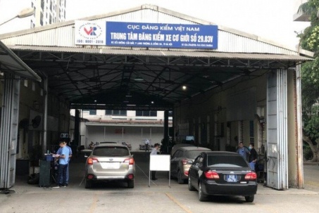 Vì sao đăng kiểm ùn tắc những ngày đầu thực hiện quy định mới?