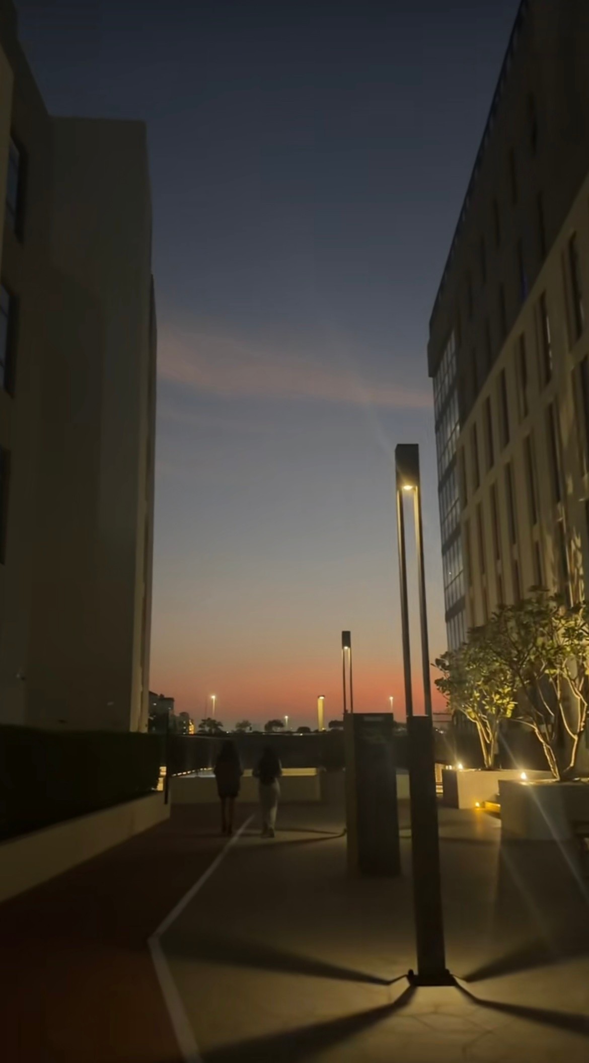 Du khách Việt kẹt ở Trung Đông kể cảm giác 'đứng giữa ranh giới sinh tử' - 3