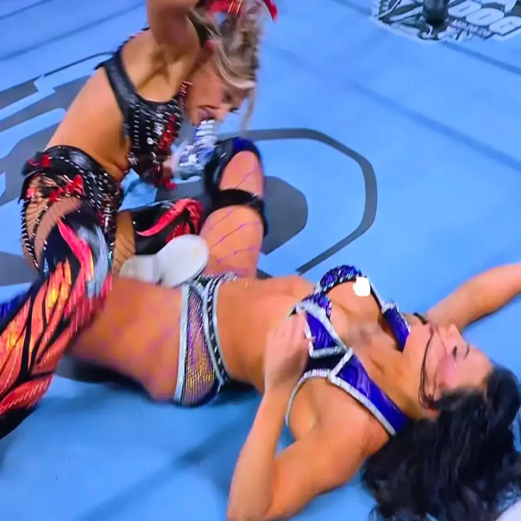 Khoảnh khắc không may của người đẹp 28 tuổi