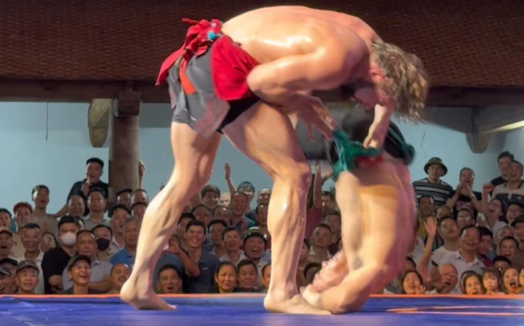 Tình huống hạ đối thủ của Zakhar khiến nhiều người cảm thấy sợ hãi