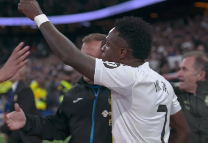 Real Madrid thua sốc: Sao trẻ bị đuổi vì chửi trọng tài, Rudiger tung gối vào mặt đối thủ - 3