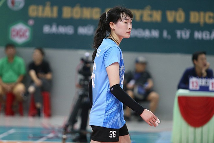 Hot girl&nbsp;Cai Xiaoqing trở lại Việt Nam thi đấu