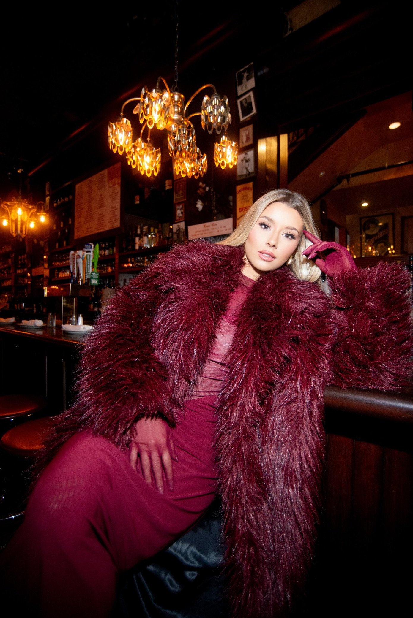 Miss Cosmo 2025 Yolina Linquist khoe bộ ảnh "siêu mẫu" trên đường phố New York - 7