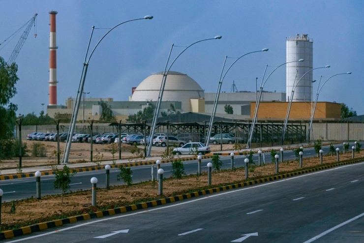 Nga và Iran thúc đẩy hợp tác chiến lược trong lĩnh vực năng lượng và hạt nhân dân sự, nhưng biến động an ninh tại Tehran có thể ảnh hưởng đến các dự án đầu tư dài hạn của Moscow.