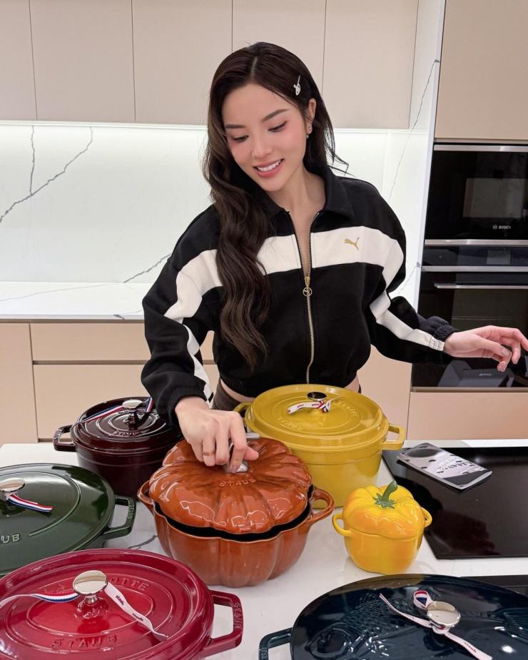 Ảnh sao 4/3: Midu ngắm ông xã trượt tuyết ở Hàn Quốc - 6