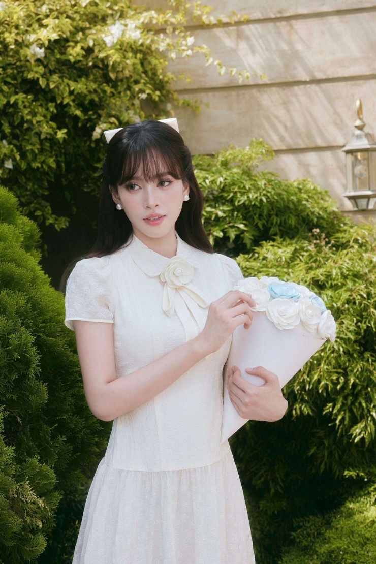 Trần Tiểu Vy đăng quang Hoa hậu Việt Nam năm 2018. Ảnh: FBNV