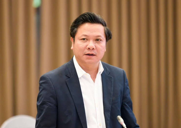 Ông Phan Trung Tuấn, Vụ trưởng Chính quyền địa phương - Bộ Nội vụ tại buổi họp báo chiều 4/3. Ảnh: PV