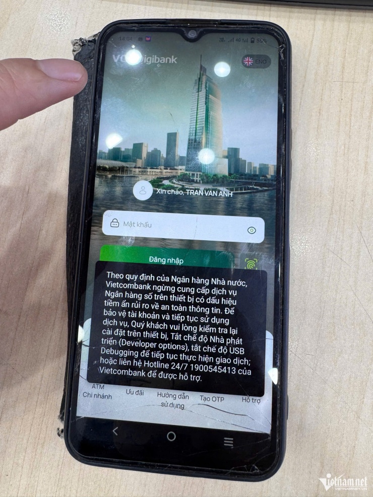 Sau 1/3, iPhone lock, điện thoại xách tay vẫn dùng app ngân hàng bình thường - 1