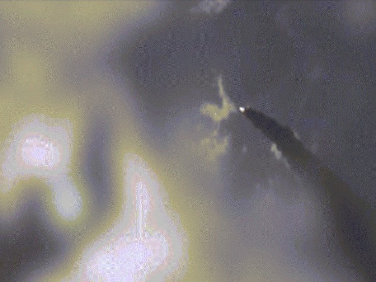 Iran tung video 'nã' hơn 40 tên lửa vào các mục tiêu Mỹ và Israel