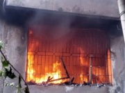 Cháy dữ dội trong căn nhà 5 tầng ở Hà Nội, lửa đỏ rực