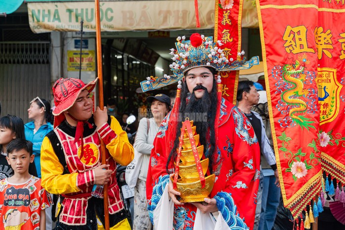 VIDEO: Hơn 1.000 người tham gia Tết Nguyên tiêu 2026 tại khu Chợ Lớn - 19