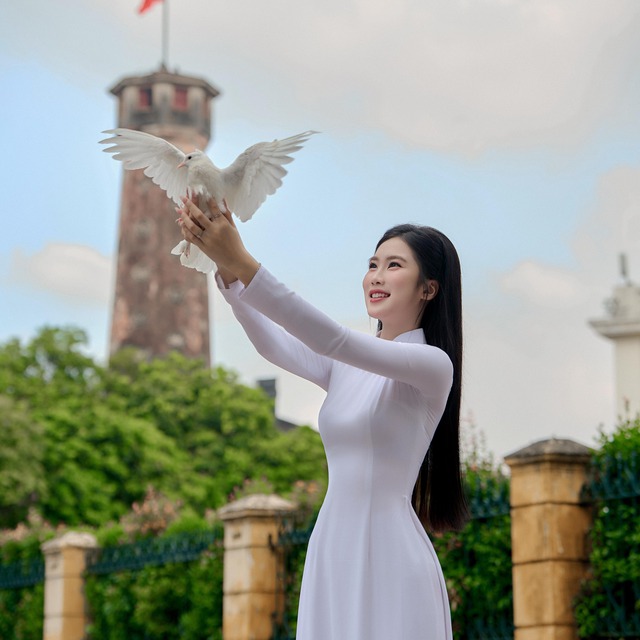 Phần thi Người đẹp Truyền thông của thí sinh Nguyễn Thị Thu Hằng (SBD 164) đến từ Thanh Hoá.