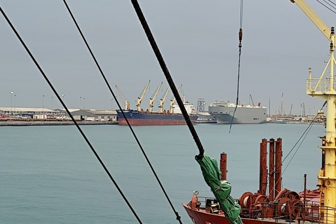  Một góc cảng Damman nhìn từ tàu Hai Duong 09. Ảnh:  Xuân Hoa 