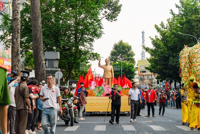 VIDEO: Hơn 1.000 người tham gia Tết Nguyên tiêu 2026 tại khu Chợ Lớn - 29