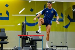 Ronaldo vẫn ở Al Nassr tập luyện bình thường, hỗn loạn thông tin chấn thương