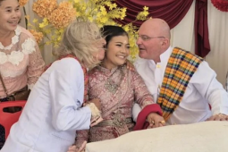 Cô dâu gây sốc khi cưới luôn bạn thân của chồng