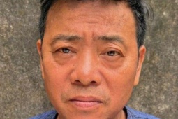 Sau 27 năm lần trốn, kẻ sát hại hàng xóm ra đầu thú