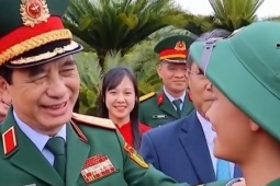 Đại tướng Phan Văn Giang nói tiếng Tày với tân binh