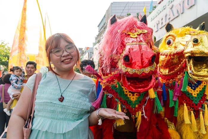 VIDEO: Hơn 1.000 người tham gia Tết Nguyên tiêu 2026 tại khu Chợ Lớn - 31