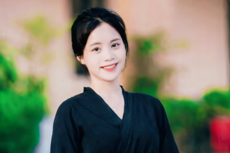 Cô giáo 24 tuổi người Ơ Đu ứng cử Đại biểu Quốc hội