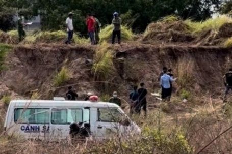 Phát hiện thi thể nam giới cháy đen, mất một cánh tay ở TPHCM