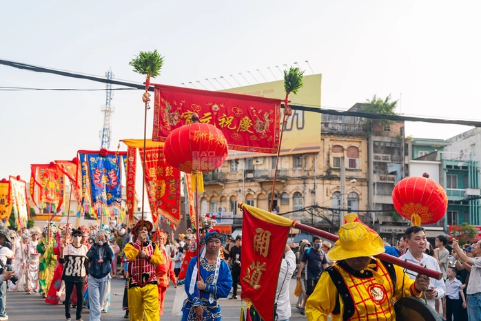 VIDEO: Hơn 1.000 người tham gia Tết Nguyên tiêu 2026 tại khu Chợ Lớn - 8
