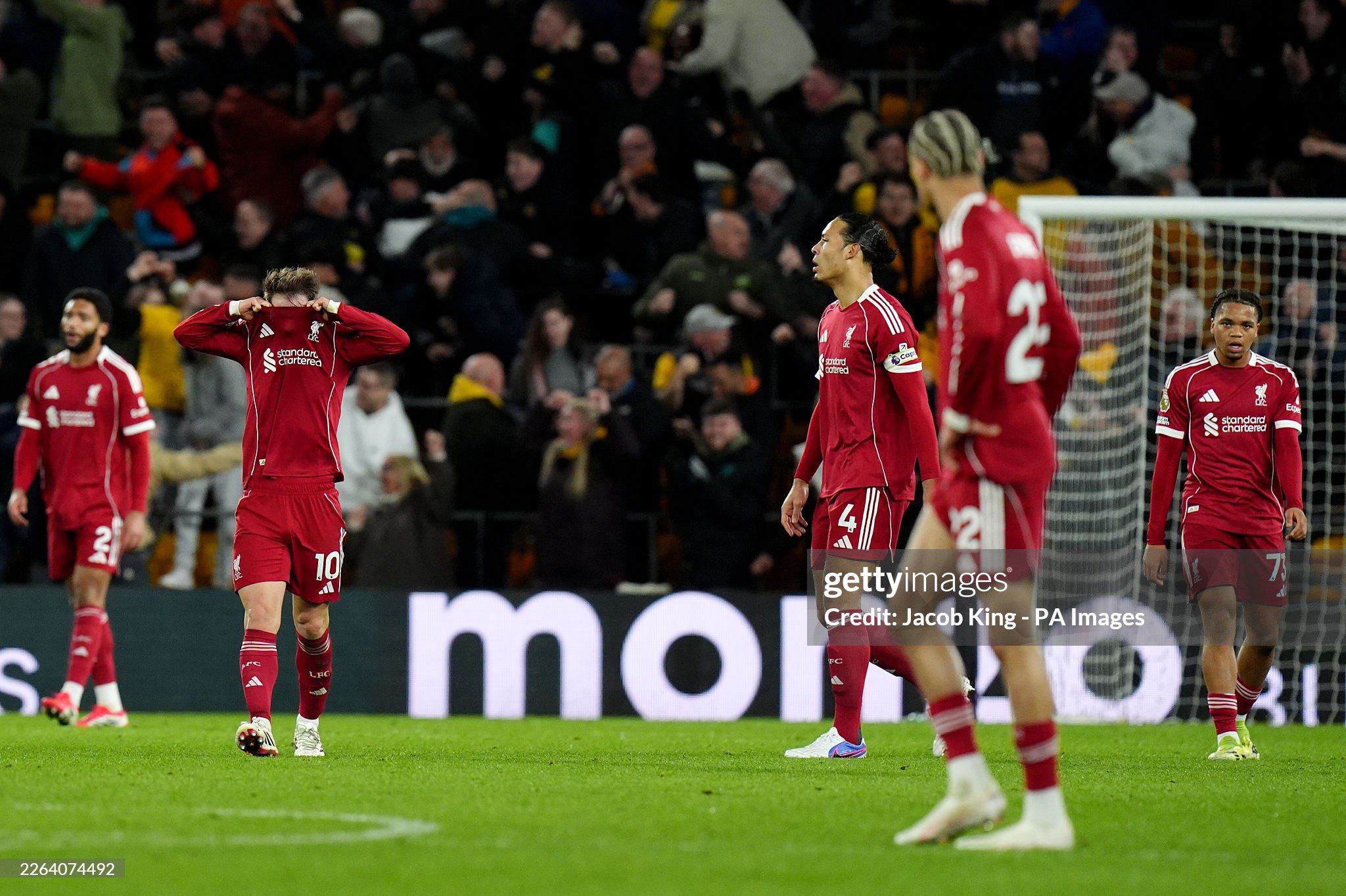 Liverpool thua sốc đội cuối bảng