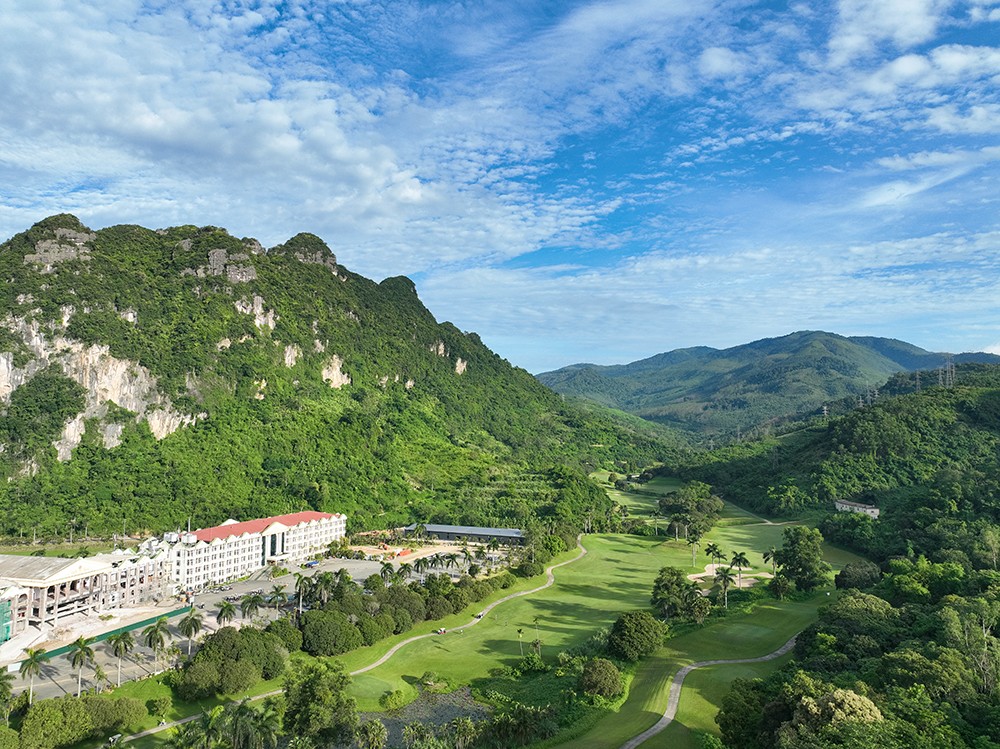 Phoenix CV Golf &amp; Resort là điểm đến biểu tượng thuộc hệ sinh thái toàn diện của CV Resort