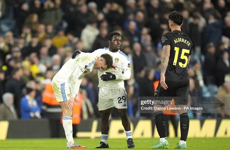 Leeds United bị đòn giáng mạnh vào nỗ lực trụ hạng