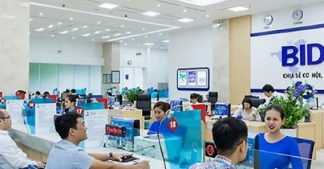 Lãi suất ngân hàng tăng: Gửi tiết kiệm lấy lãi hay mua vàng, cổ phiếu, nhà đất?