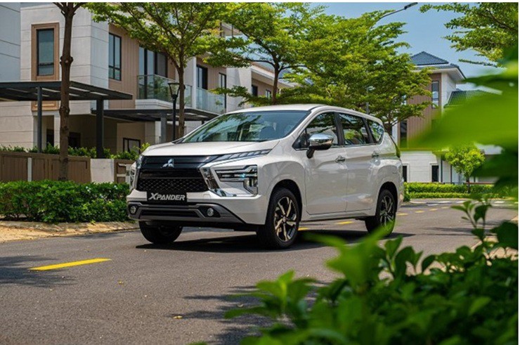 Chạy dịch vụ nên chọn Mitsubishi Xpander hay Toyota Vios? - 1