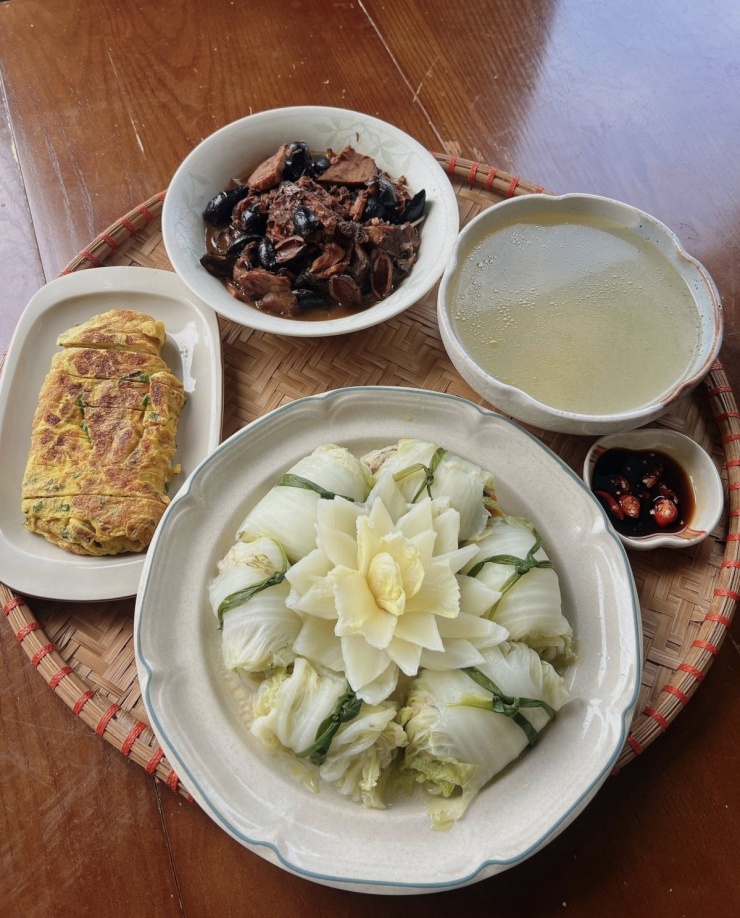 Mâm cơm 'giải cứu tinh thần' của cô gái 9X - 8