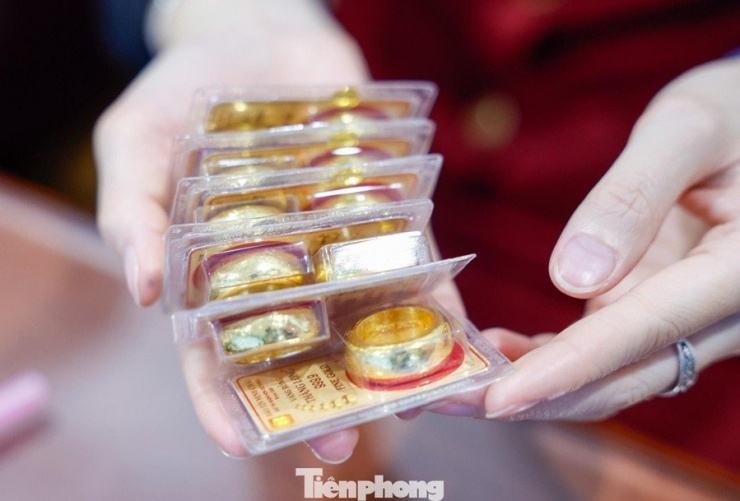 Giá vàng trong nước và thế giới đều đang có chiều hướng giảm. Ảnh minh họa: Như Ý/ TPO.
