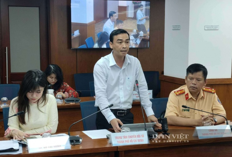 Ông Nguyễn Trần Phú Thịnh, Phó Giám đốc Trung tâm Chuyển đổi số TP.HCM, nói về việc đánh số nhà bằng công nghệ GIS vào chiều 5/3/2026. Ảnh: T. Thụy