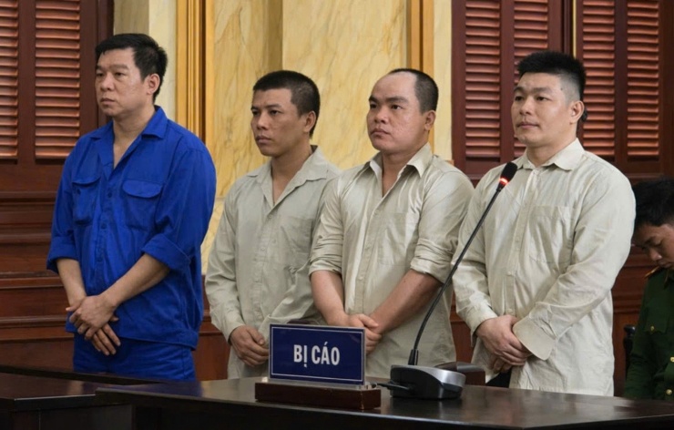 Các bị cáo tại phiên tòa chiều 5/3.