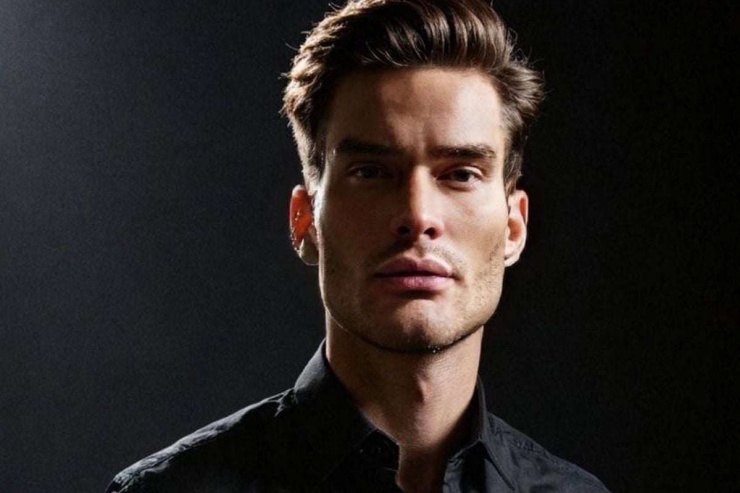 Nhà ngoại cảm Athos Salomé. Ảnh Daily Star