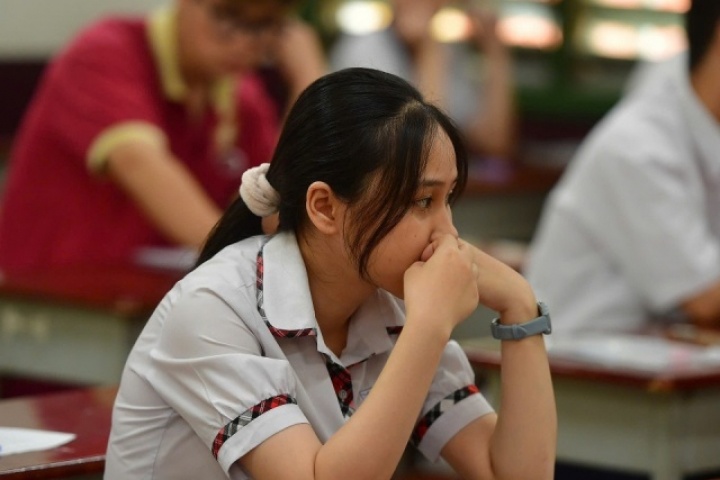 Thí sinh 'như bị đánh úp khi tuyển sinh thay đổi phút 89'