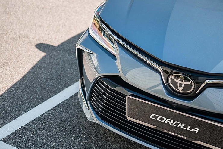 Giá xe Toyota Corolla Altis niêm yết và lăn bánh tháng 3/2026